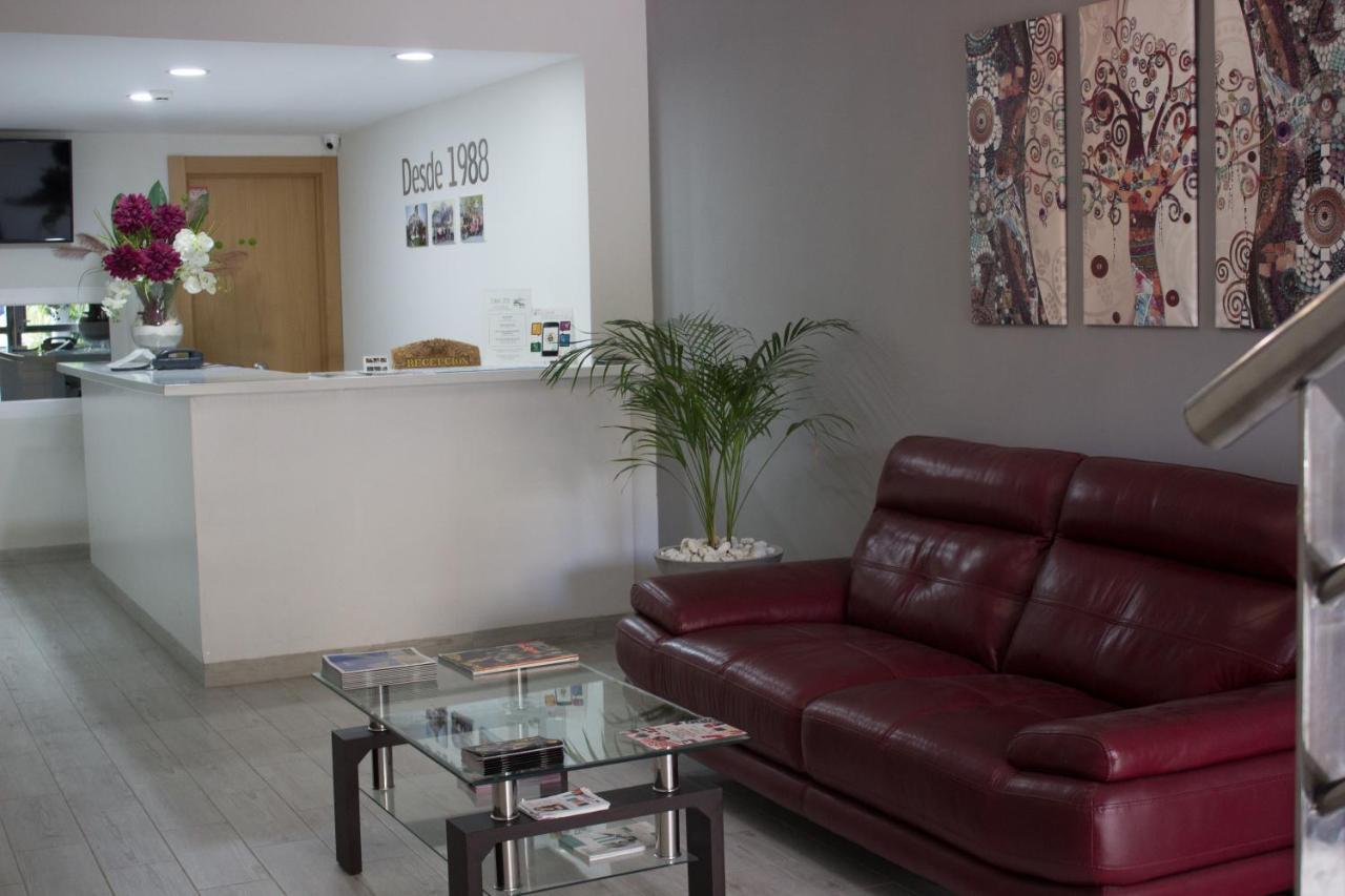 Hostal Mont Royal Аликанте Екстериор снимка