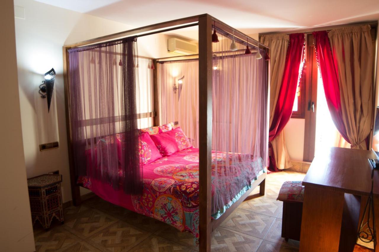 Hostal Mont Royal Аликанте Екстериор снимка