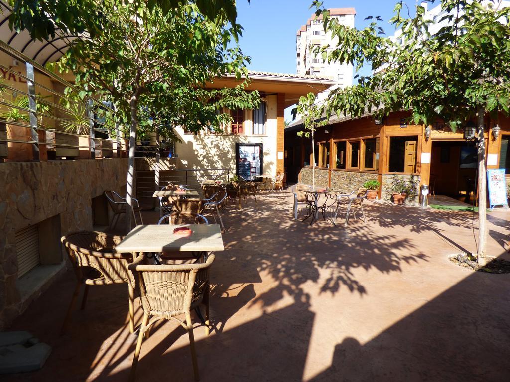 Hostal Mont Royal Аликанте Екстериор снимка