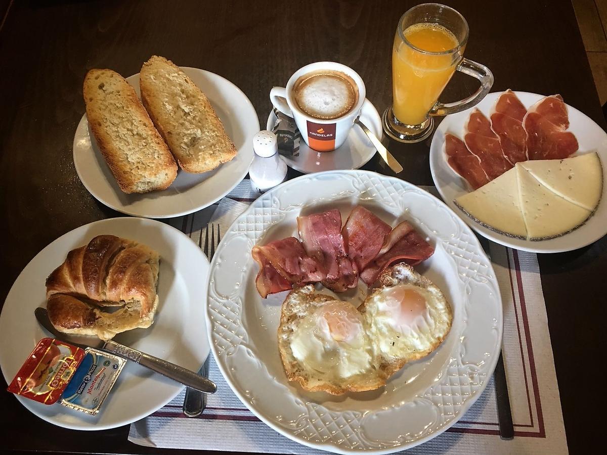 Hostal Mont Royal Аликанте Екстериор снимка