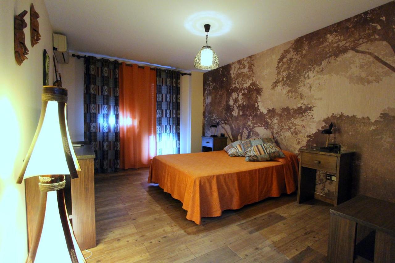 Hostal Mont Royal Аликанте Екстериор снимка