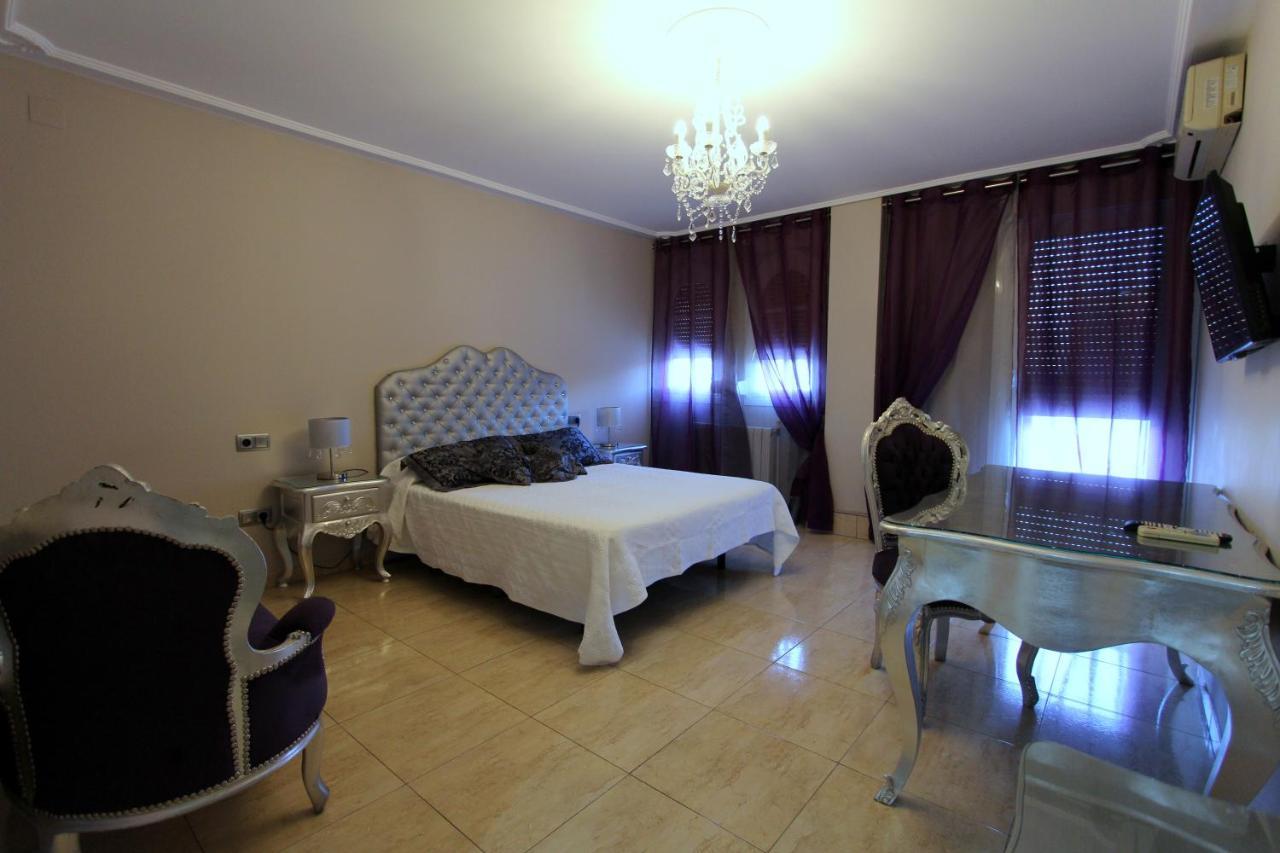 Hostal Mont Royal Аликанте Екстериор снимка